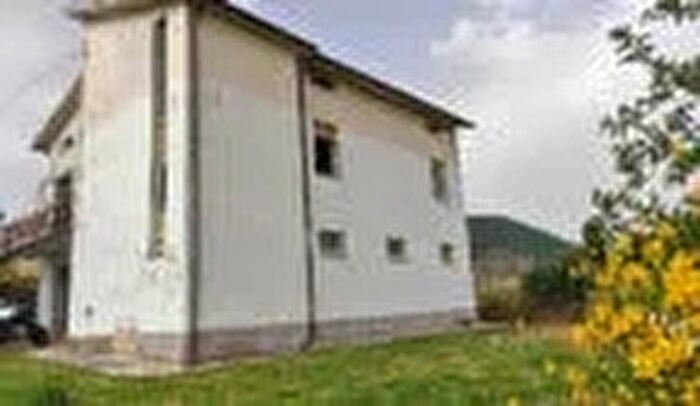 Casa con 8 locali in vendita in Colcerasa MC Italia Colcerasa Cingoli, Cingoli