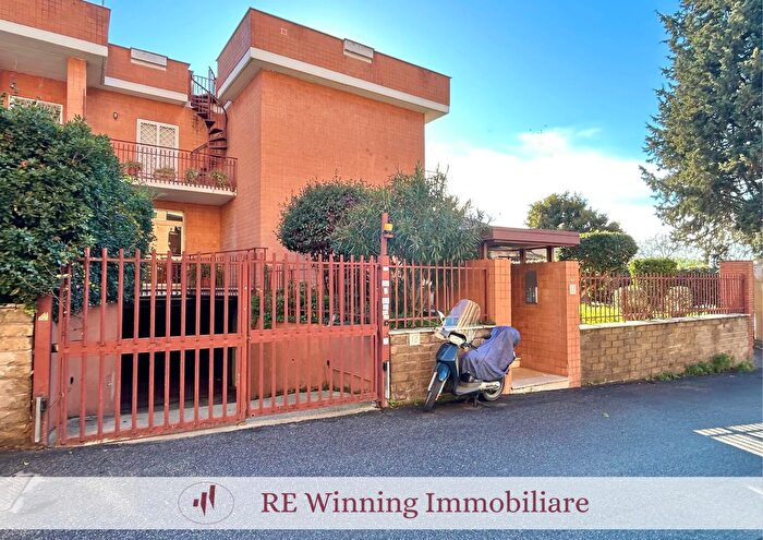 Appartamento bilocale in vendita in Via del Monte delle Piche, Roma