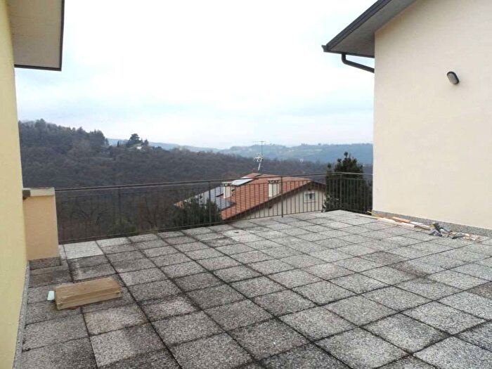 Casa con 6 locali in affitto in via S Giustina, Arcugnano Torri, Arcugnano