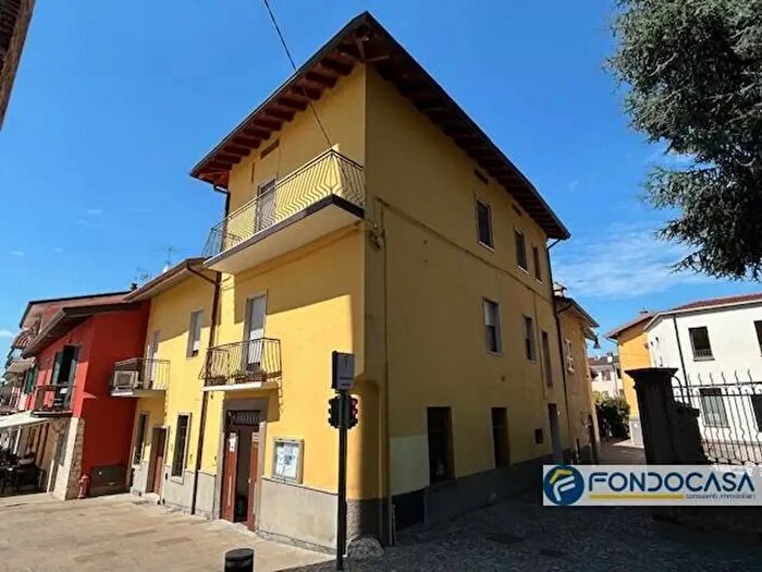 Case in Vendita e in Affitto - 2
