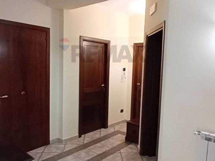 Appartamento con 5 locali in affitto in Via Pistoia, Bronte