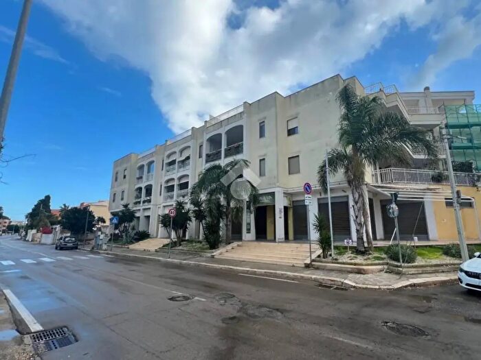 Appartamento trilocale in vendita in Via Materdomini, Brindisi