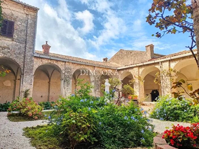 Casa con 6 locali in vendita in Piazza Santo Stefano, Boville Ernica