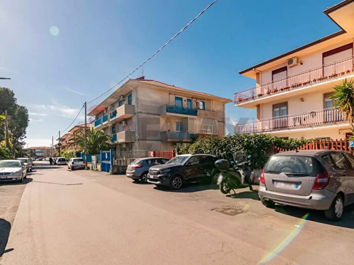 Appartamento trilocale in vendita in Via Richard Wagner, Mascalucia