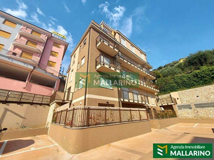 Appartamento bilocale in affitto in Via Paolo Cappa, Centro, Finale Ligure