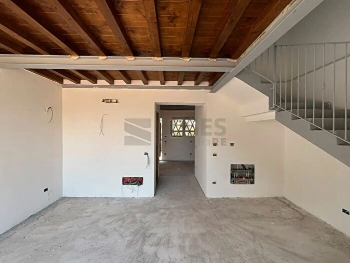 Casa quadrilocale in vendita in Sr, Figline e Incisa Valdarno