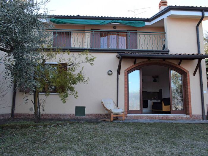 Appartamento trilocale in affitto in Centro, Torri del Benaco