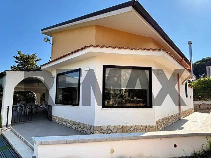 Casa con 7 locali in vendita in Contrada Chiesazza Sperone, Altavilla Milicia
