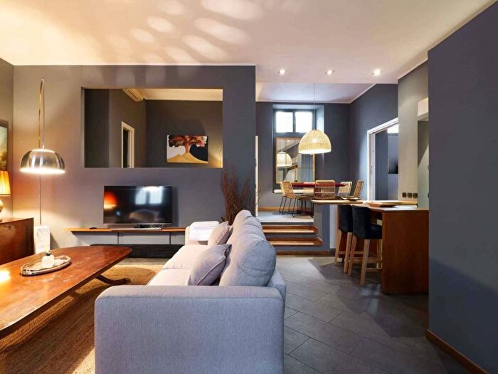 Appartamento trilocale in affitto in Via Medici, Carrobbio, Milano