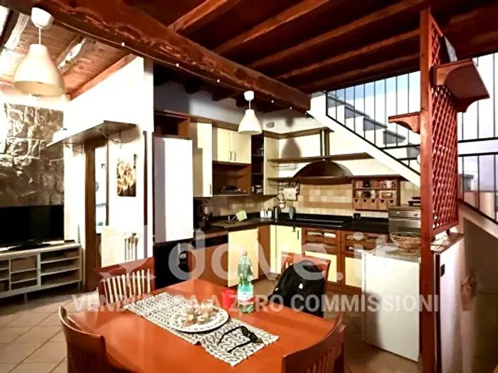 Casa con 6 locali in vendita in Via della Volta Buia, Viterbo