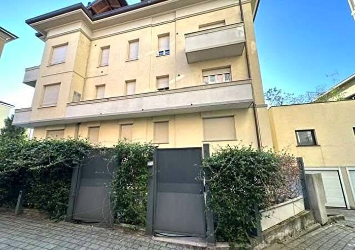 Appartamento trilocale in affitto in Via Anzani, Borghi, Como