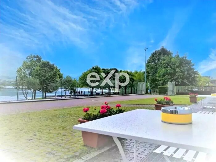 Casa con 10 locali in vendita in Olginate