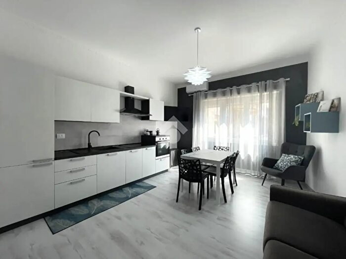 Appartamento trilocale in affitto in Via Giacomo Leopardi, Terracina