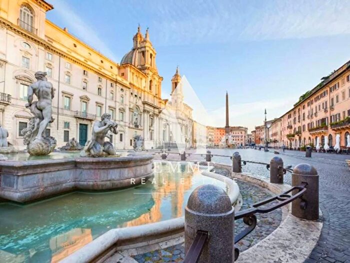 Appartamento trilocale in affitto in Via del Governo Vecchio, Piazza Navona, Roma