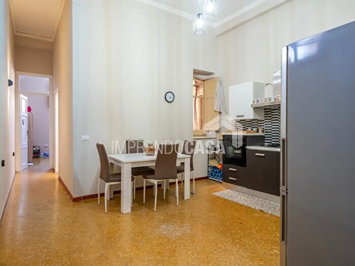 Appartamento trilocale in vendita in Via Lanza, Palermo