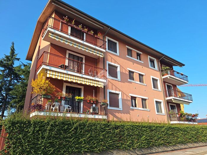 Appartamento quadrilocale in vendita in Via Don Pietro Barberi, Magenta