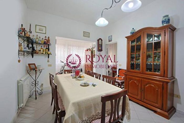 Appartamento quadrilocale in vendita in Via Passaponti, Livorno