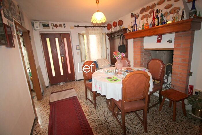 Casa con 5 locali in vendita in Quero Vas