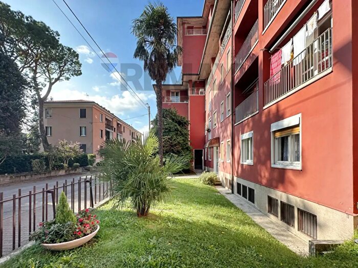 Appartamento con 5 locali in vendita in Via Pace, Carnate
