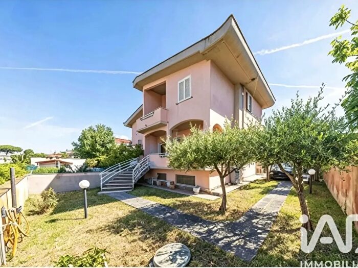 Casa con 8 locali in vendita in Via delle Muse, Anzio