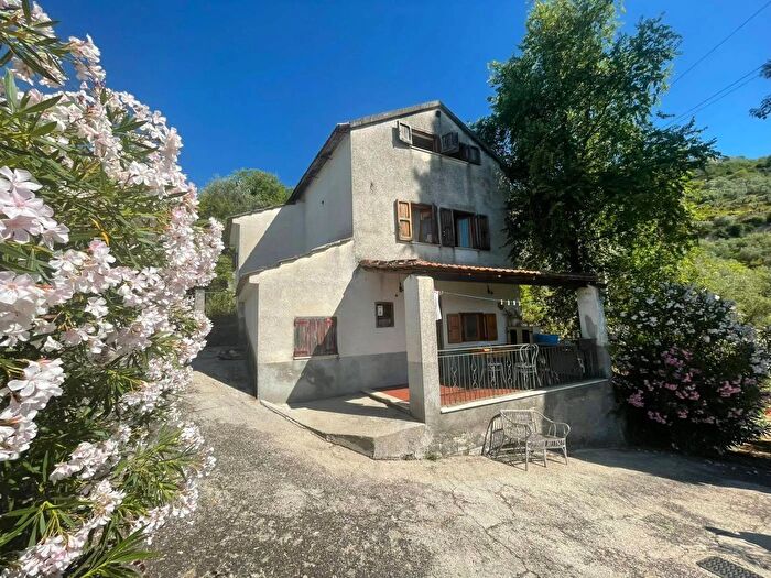 Casa trilocale in vendita in Via Colle dAgnese Vicalvi Frosinone, Vicalvi