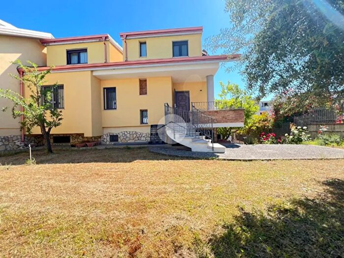 Casa con 5 locali in vendita in Via Petrozza, Montalto Uffugo