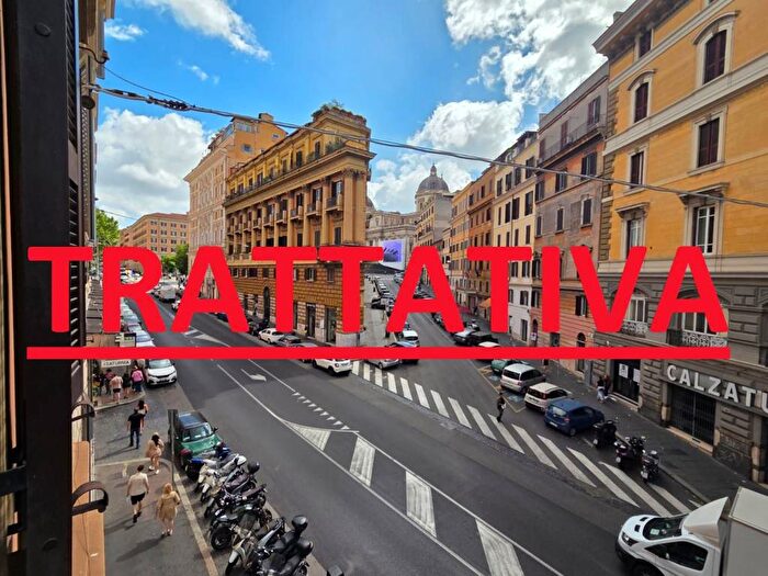 Appartamento bilocale in affitto in Via Camillo Benso di Cavour, Monti, Roma