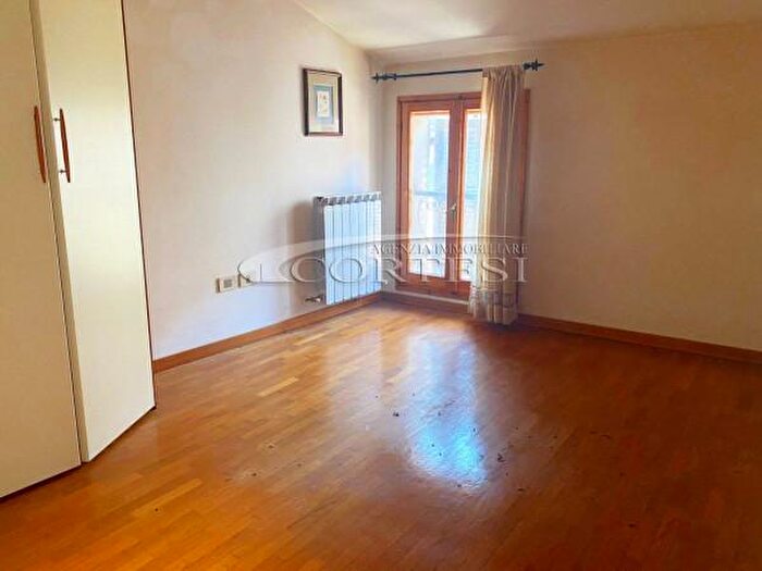 Casa quadrilocale in vendita in Mondolfo