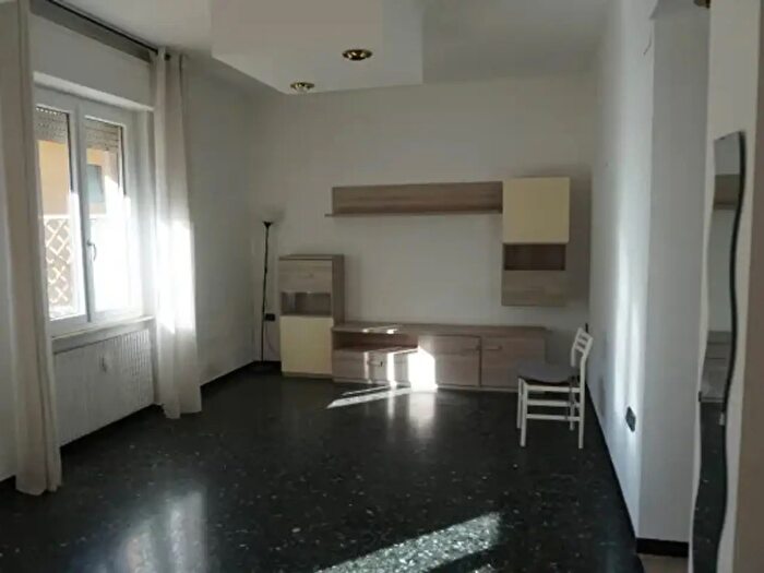 Appartamento trilocale in vendita in Via Mansueto, Genova