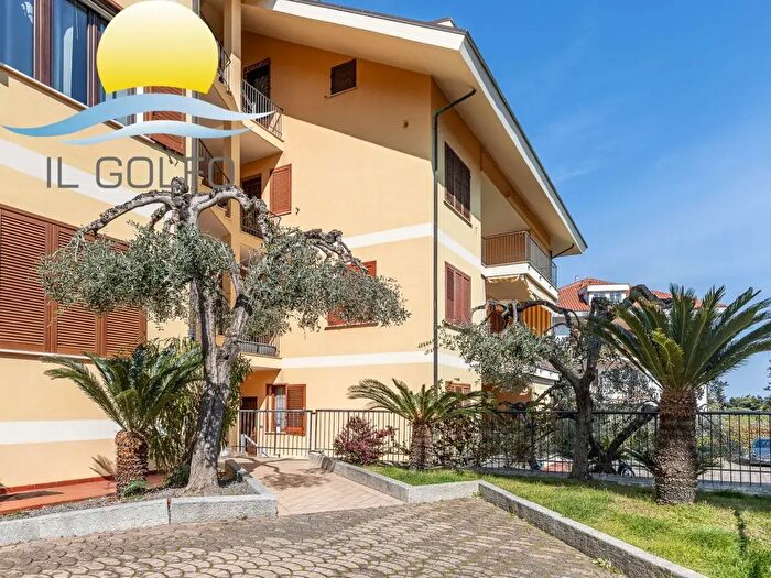 Appartamento con 5 locali in vendita in Via Diano Castello, Diano Marina