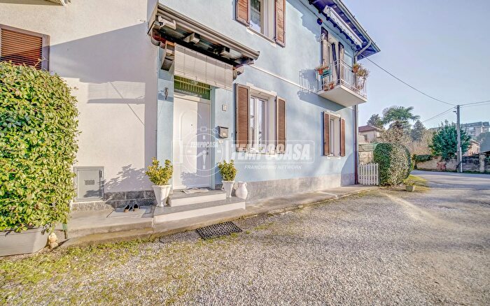 Casa trilocale in vendita in Via Cascina Molla, Solbiate Arno