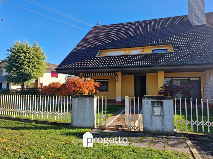 Casa con 5 locali in affitto in Centro, Camisano Vicentino