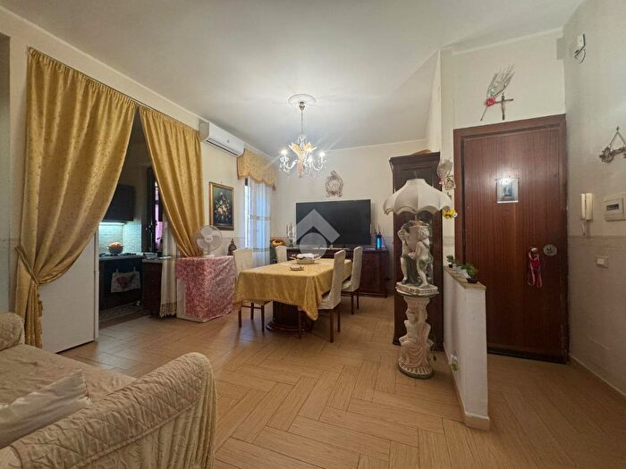 Appartamento trilocale in vendita in Via Salso, Palermo