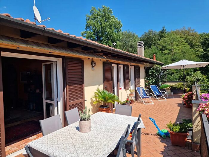 Appartamento trilocale in vendita in Via Matteotti, Casciago