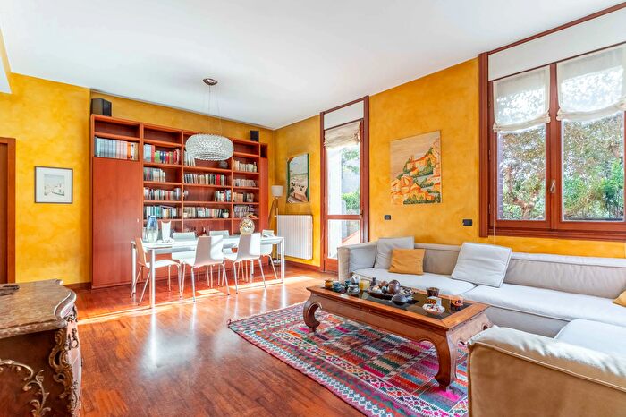 Appartamento quadrilocale in vendita in Via Patroclo, Milano