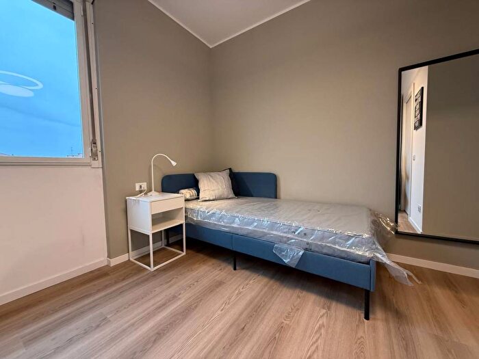 Appartamento con 6 locali in affitto in Via Beltrame Cristiani, Bignami Ponale, Milano