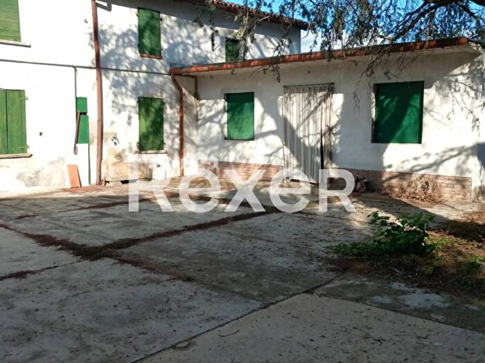 Casa con 6 locali in vendita in Via Campo del Perdono, Villa Pasquali, Sabbioneta