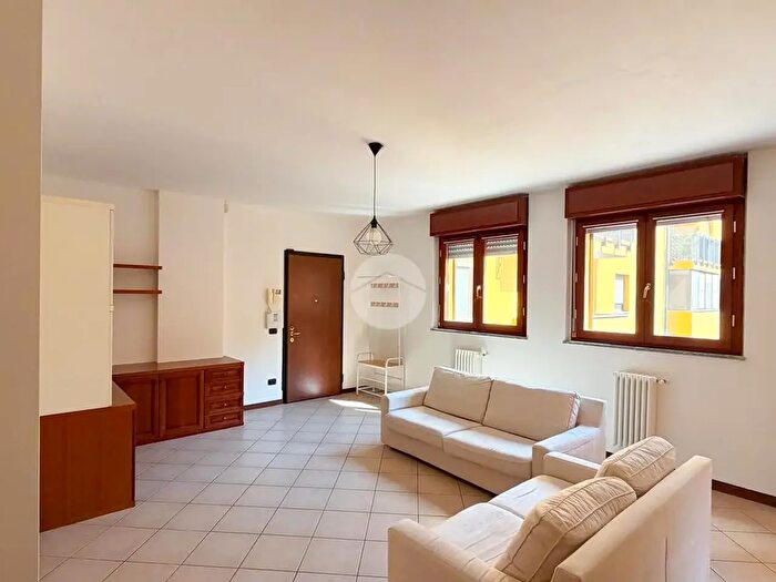 Appartamento trilocale in vendita in Giacinto Serrati Menotti, Milano