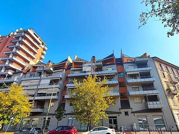 Appartamento trilocale in vendita in Corso Umbria, Torino