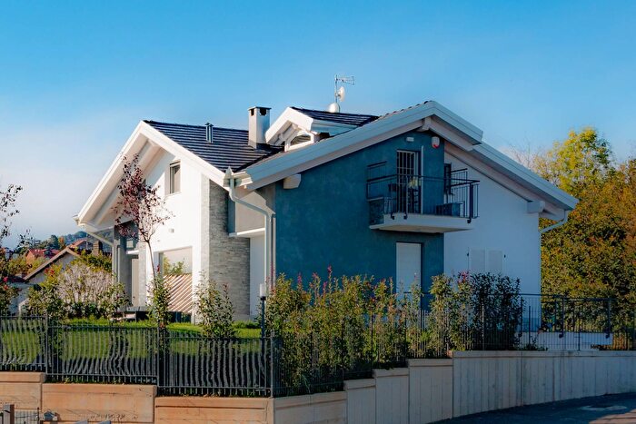 Casa con 6 locali in vendita in Strada Chieri, Pecetto Torinese