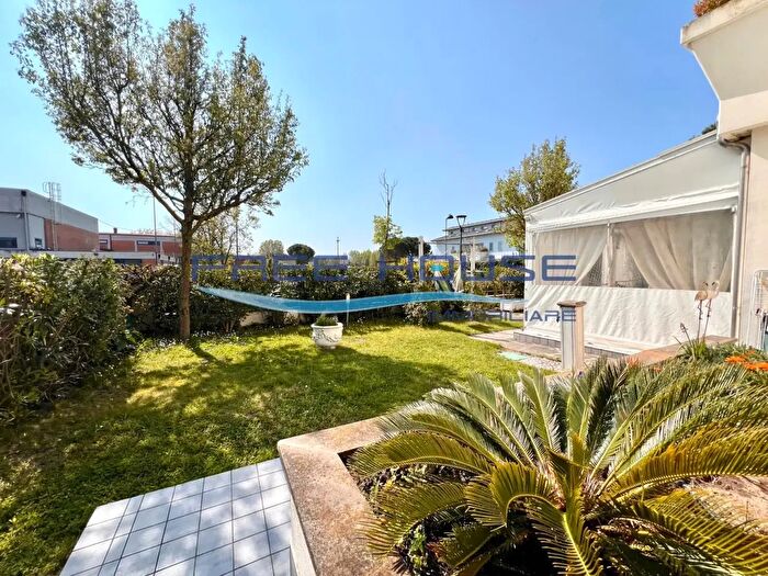 Appartamento trilocale in vendita in Via Monte Cimone, Cervia