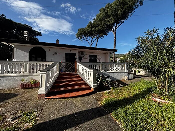 Casa trilocale in affitto in Via delle Margherite, Torre Del Greco