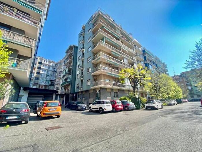 Appartamento con 6 locali in vendita in Via Malta, Torino