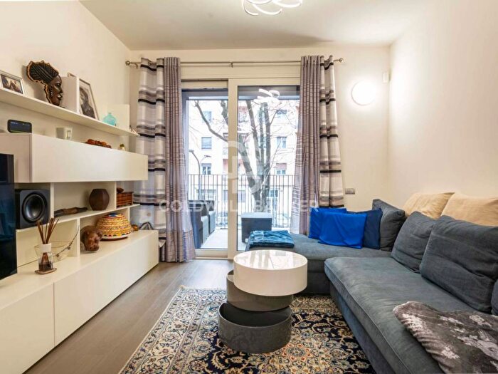 Appartamento trilocale in affitto in Via Lazzaro Papi, Porta Romana Medaglie dOro, Milano