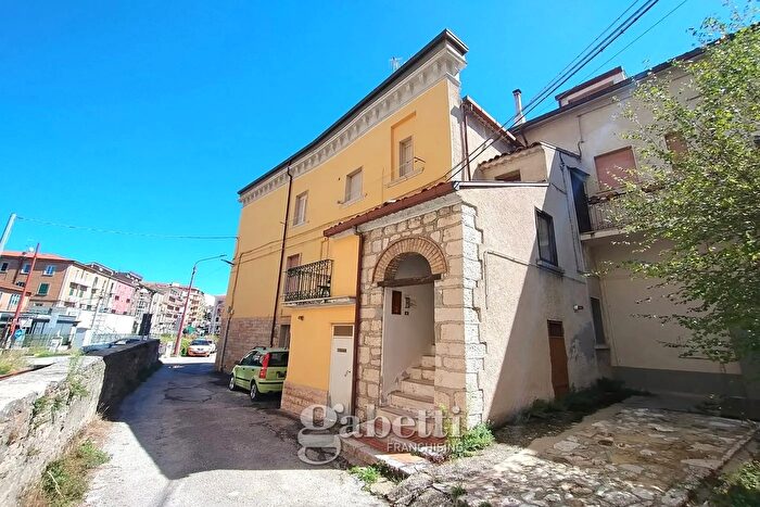 Appartamento quadrilocale in vendita in Via Rione San Pietro, Campobasso