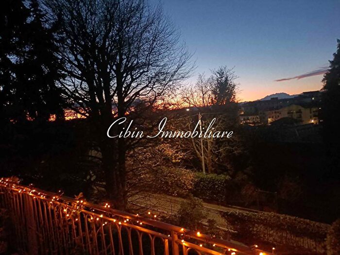 Appartamento quadrilocale in affitto in Via Guglielmo Marconi, Centro, Gazzada Schianno