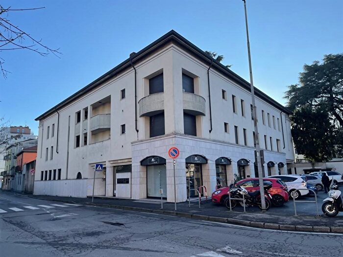 Appartamento bilocale in affitto in via cappuccina, Centro Storico, Lissone