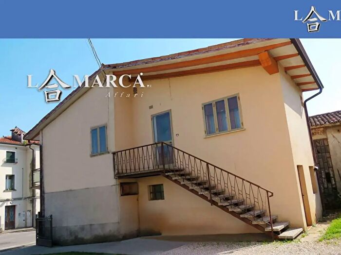 Casa con 5 locali in vendita in Pieve del Grappa
