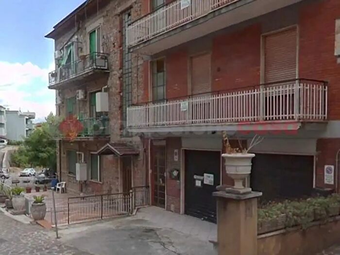 Appartamento quadrilocale in vendita in Viale Napoli Snc, Frosinone
