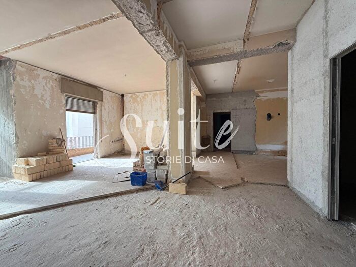 Appartamento con 9 locali in vendita in Via Costantino Nigra, Palermo